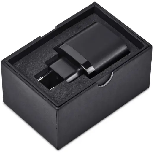 Alex Varga Salazar Fast Charge 65W PD Wall Charger Gift Box Open